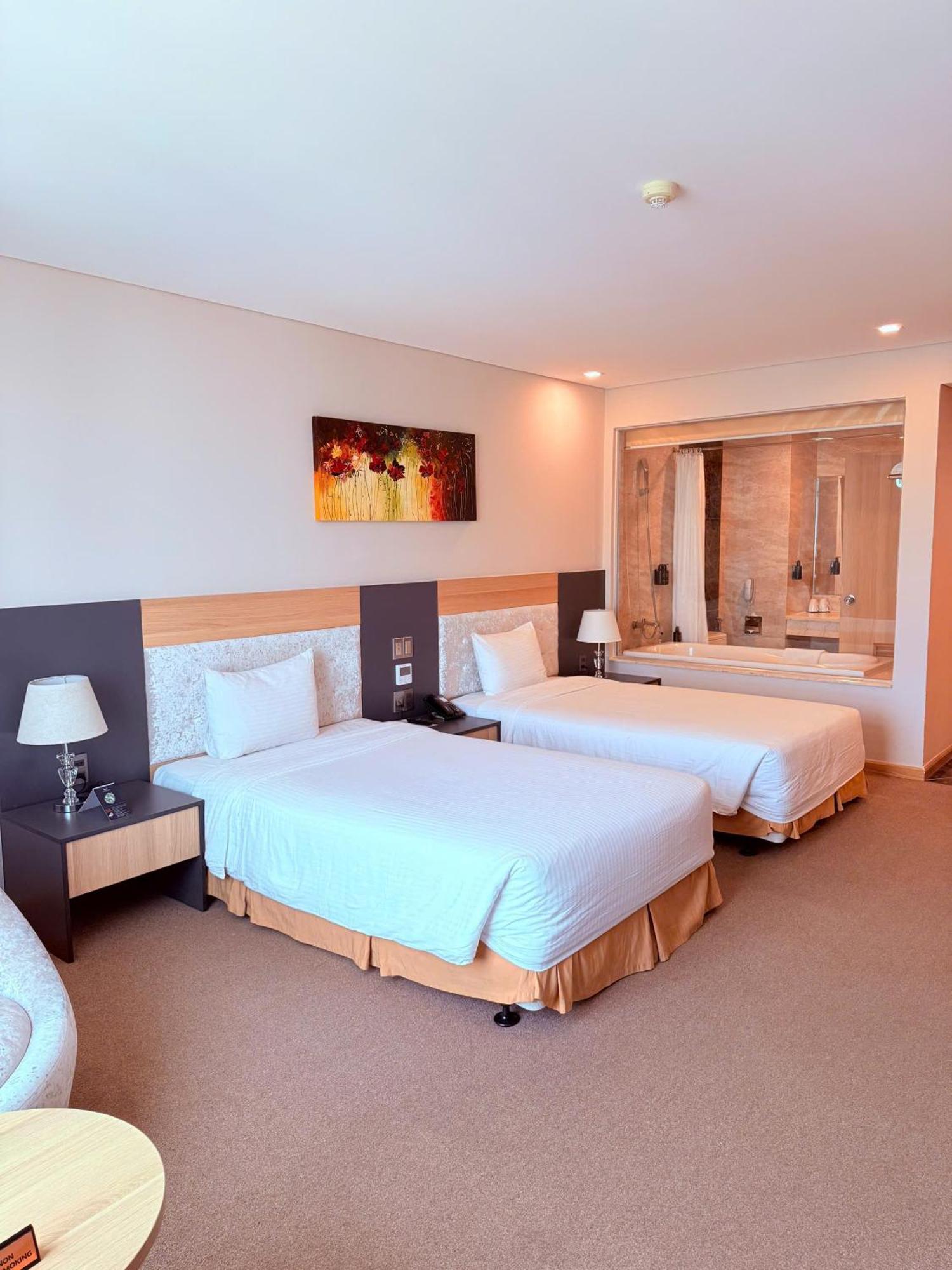 Muong Thanh Luxury Nha Trang Hotel Exterior photo